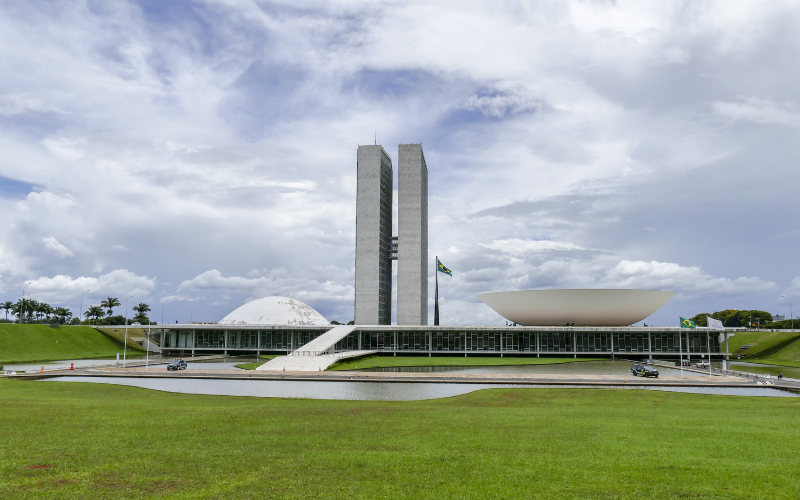 O cenário político brasileiro passou por uma transformação significativa no início de 2025 com a eleição das novas lideranças no Congresso Nacional.